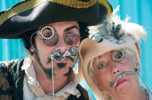 Pewter_stache_monocle_Kevin